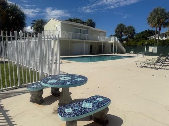 795 Crystal Lake Dr 795, Deerfield Beach FL 33064