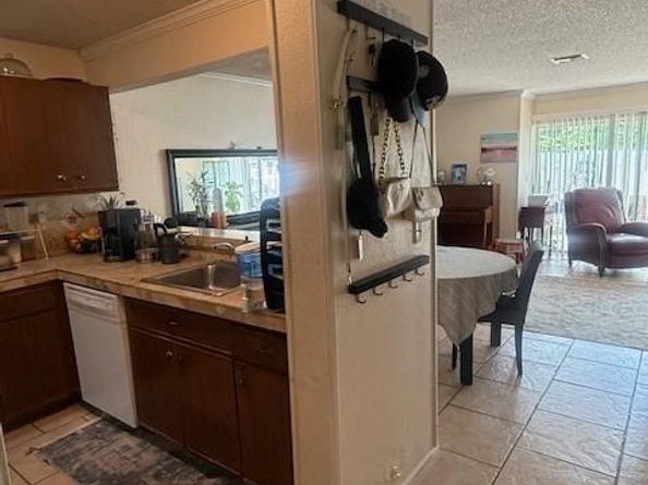 795 Crystal Lake Dr 795, Deerfield Beach FL 33064
