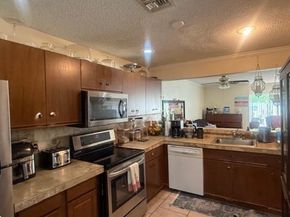 795 Crystal Lake Dr 795, Deerfield Beach FL 33064
