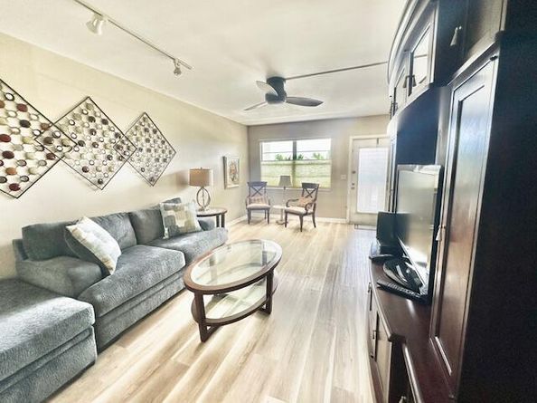 3031 Lincoln B, Boca Raton FL 33434