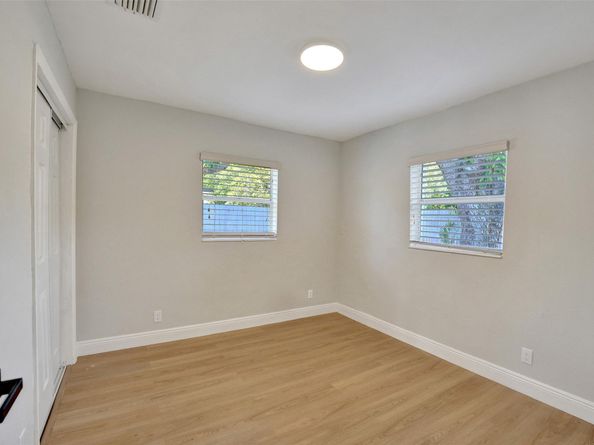 421 NW 39th Ave, Lauderhill FL 33311