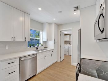 421 NW 39th Ave