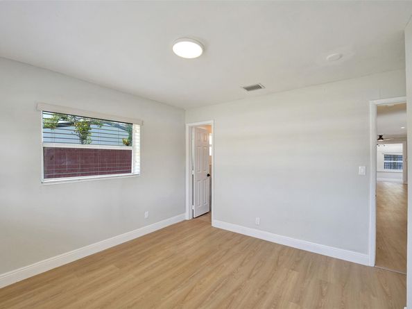421 NW 39th Ave, Lauderhill FL 33311