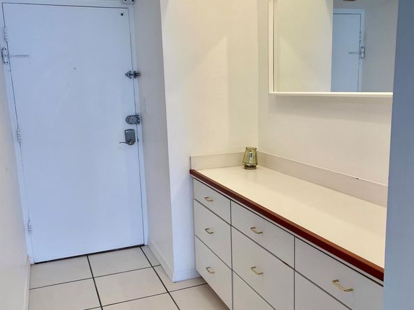 100 Lincoln Road 1105, Miami Beach FL 33139
