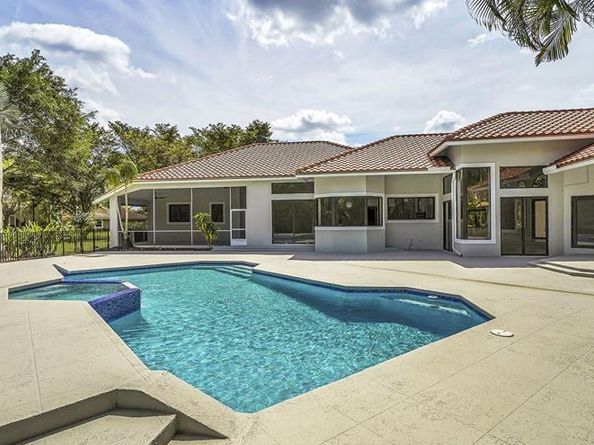 7685 NW 47th Dr, Coral Springs FL 33067