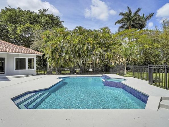 7685 NW 47th Dr, Coral Springs FL 33067