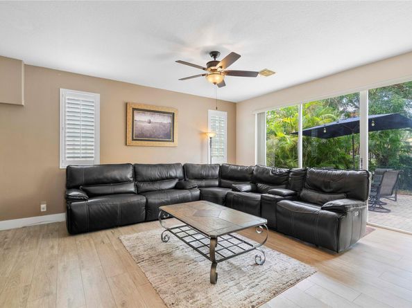 5176 NW 121st Dr, Coral Springs FL 33076