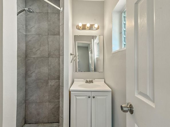 1985 NE 177th St, North Miami Beach FL 33162