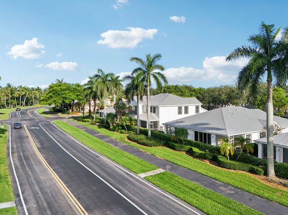 10709 Pelican Drive Drive, Wellington FL 33414