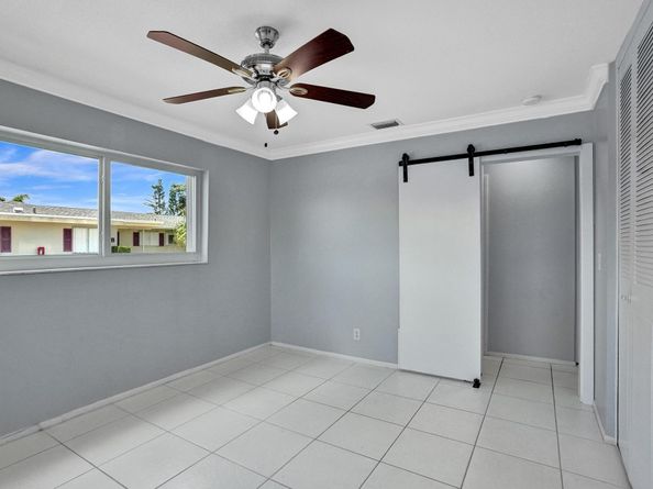 2651 W Barkley Dr W J, West Palm Beach FL 33415