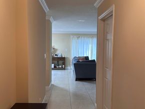 8402 NW 40th Ct, Sunrise FL 33351