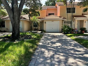 8402 NW 40th Ct