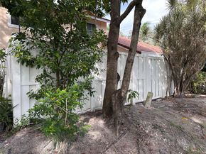 8402 NW 40th Ct, Sunrise FL 33351