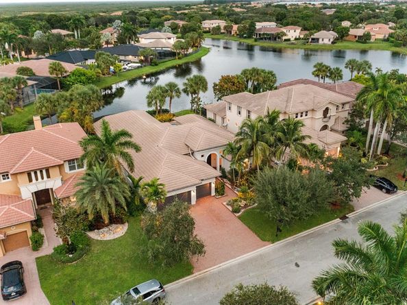 7627 NW 127th Mnr, Parkland FL 33076