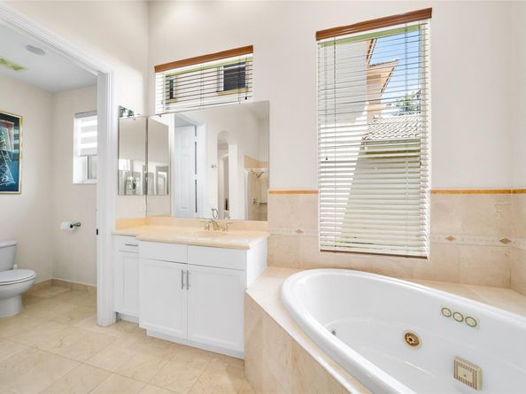 7627 NW 127th Mnr, Parkland FL 33076