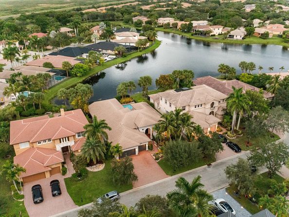 7627 NW 127th Mnr, Parkland FL 33076