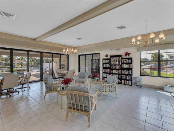 170 Cypress Club Dr 716, Pompano Beach FL 33060