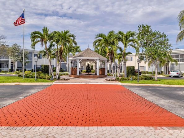 170 Cypress Club Dr 716, Pompano Beach FL 33060