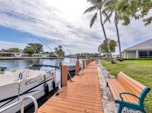 170 Cypress Club Dr 716, Pompano Beach FL 33060