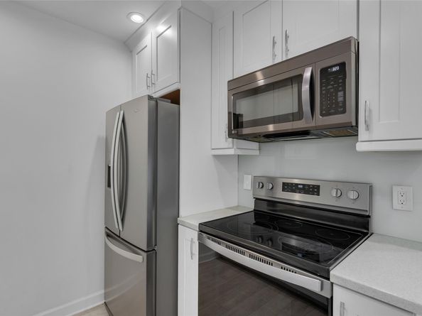 170 Cypress Club Dr 716, Pompano Beach FL 33060