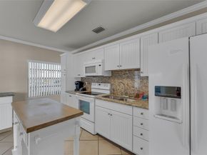 170 Cypress Club Dr 716, Pompano Beach FL 33060