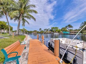 170 Cypress Club Dr 716, Pompano Beach FL 33060