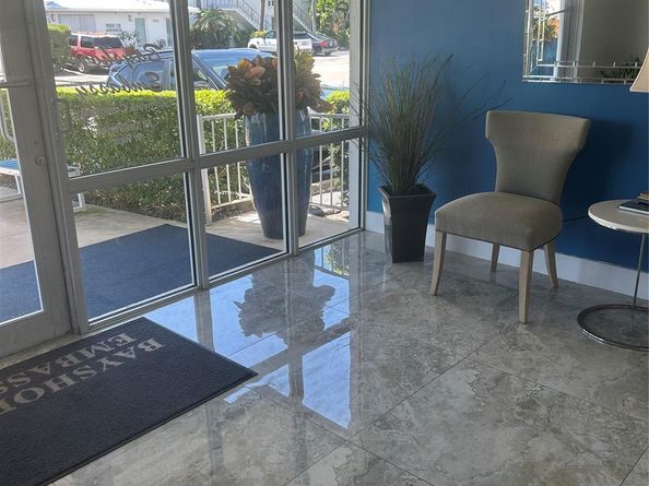 550 Bayshore Dr 102, Fort Lauderdale FL 33304