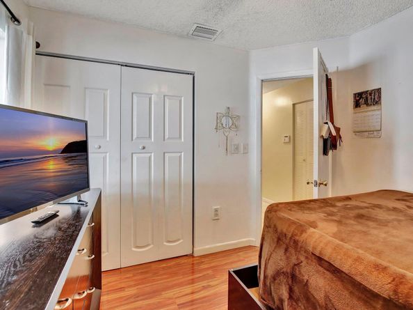 1266 NW 126th Terrace, Sunrise FL 33323