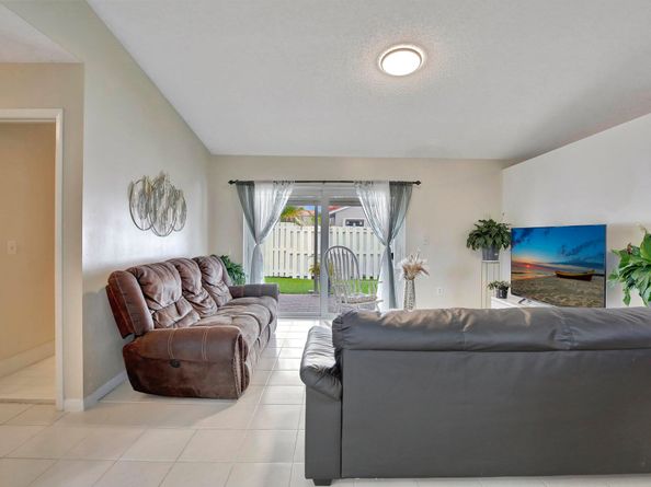 1266 NW 126th Terrace, Sunrise FL 33323