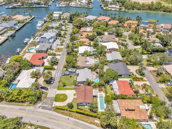 3213 Dover Rd, Pompano Beach FL 33062