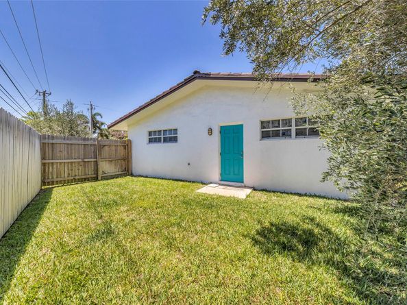 3213 Dover Rd, Pompano Beach FL 33062