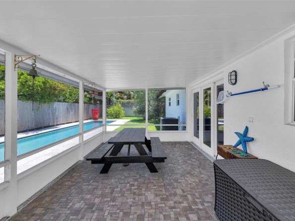 3213 Dover Rd, Pompano Beach FL 33062