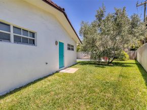 3213 Dover Rd, Pompano Beach FL 33062