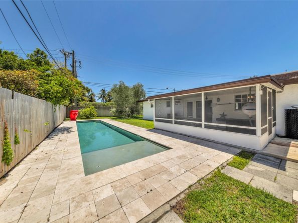 3213 Dover Rd, Pompano Beach FL 33062