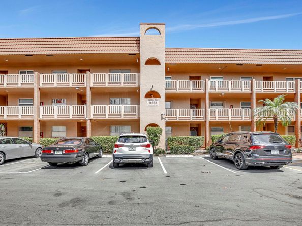 9861 Sunrise Lakes Blvd 303, Sunrise FL 33322