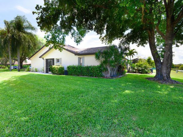 116 Village Walk Drive, Royal Palm Beach FL 33411