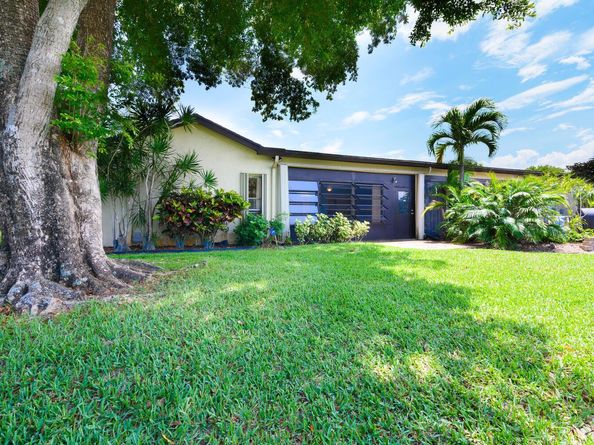 116 Village Walk Drive, Royal Palm Beach FL 33411
