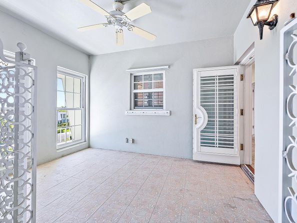 2160 Ibis Isle Road 9, Palm Beach FL 33480