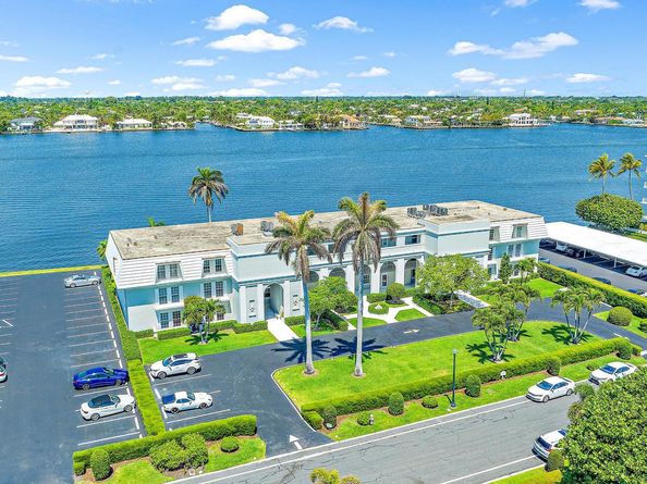 2160 Ibis Isle Road 9, Palm Beach FL 33480