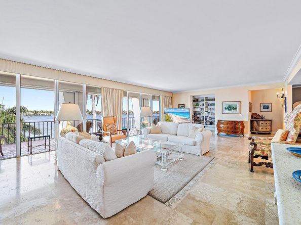 2160 Ibis Isle Road 9, Palm Beach FL 33480
