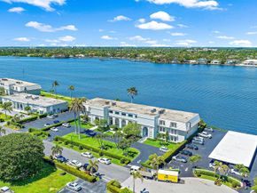 2160 Ibis Isle Road 9, Palm Beach FL 33480