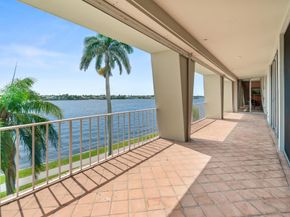 2160 Ibis Isle Road 9, Palm Beach FL 33480