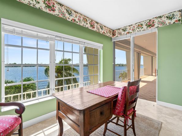 2160 Ibis Isle Road 9, Palm Beach FL 33480