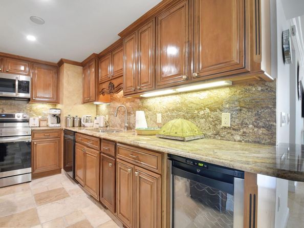 5600 N Flagler Drive 605, West Palm Beach FL 33407