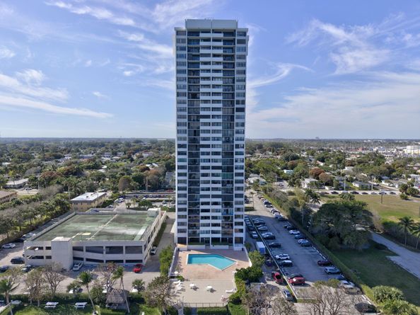 5600 N Flagler Drive 605, West Palm Beach FL 33407
