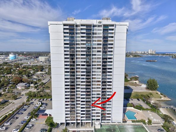 5600 N Flagler Drive 605, West Palm Beach FL 33407