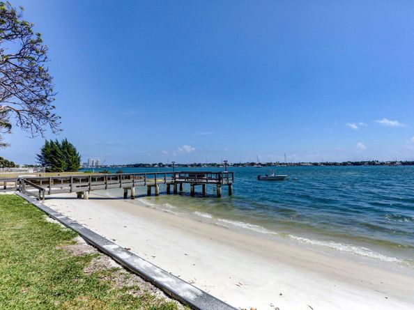 5600 N Flagler Drive 605, West Palm Beach FL 33407