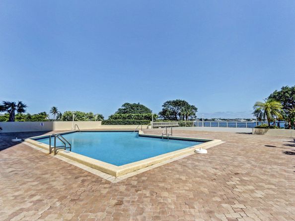 5600 N Flagler Drive 605, West Palm Beach FL 33407