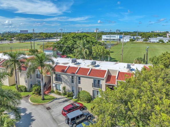 5300 NE 6th Ave E16, Fort Lauderdale FL 33334