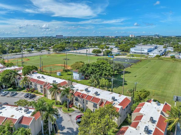 5300 NE 6th Ave E16, Fort Lauderdale FL 33334